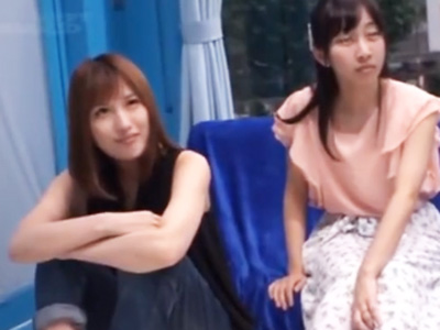 「旦那がいるってばぁー！！！」素人妻二人組が巨根男性に素股だけでご奉仕するはずが‥ｗ