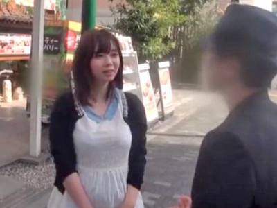 「素股だけなら…」許可したばかりにヌルッと挿入→種付けされちゃった素人娘