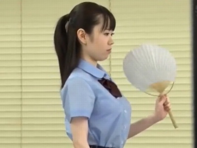 童顔に不釣り合いな爆乳JK！10年に1人の柔らかオッパイを揺らして制服ハメ