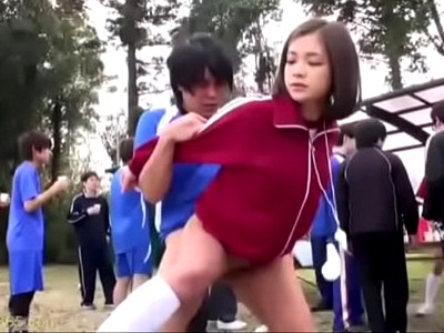 「ぁ…笛吹けない…」サッカーの試合中も部員のためにオマンコ開放しなければならない女子マネｗｗｗｗｗ
